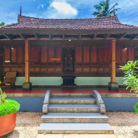 Stayvista At La Riva Heritage Villa With Bicycle Alappuzha المظهر الخارجي الصورة