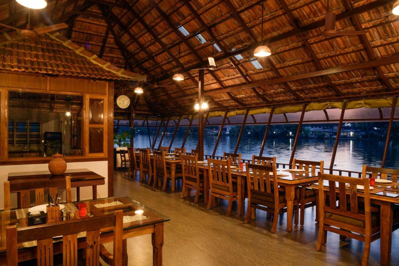 Stayvista At La Riva Heritage Villa With Bicycle Alappuzha المظهر الخارجي الصورة