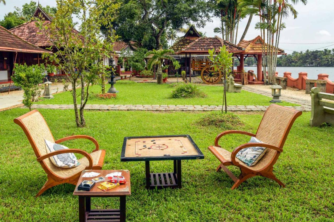 Stayvista At La Riva Heritage Villa With Bicycle Alappuzha المظهر الخارجي الصورة