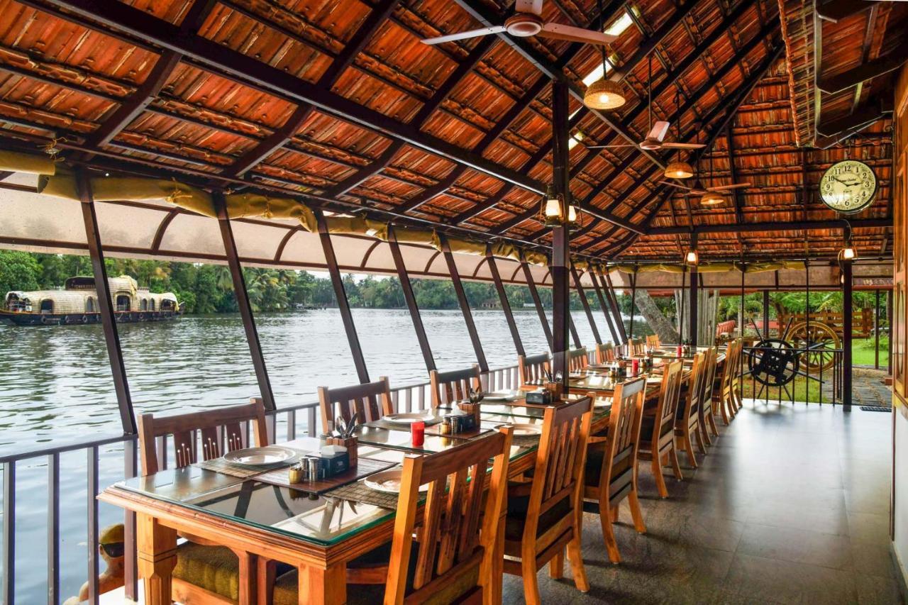 Stayvista At La Riva Heritage Villa With Bicycle Alappuzha المظهر الخارجي الصورة